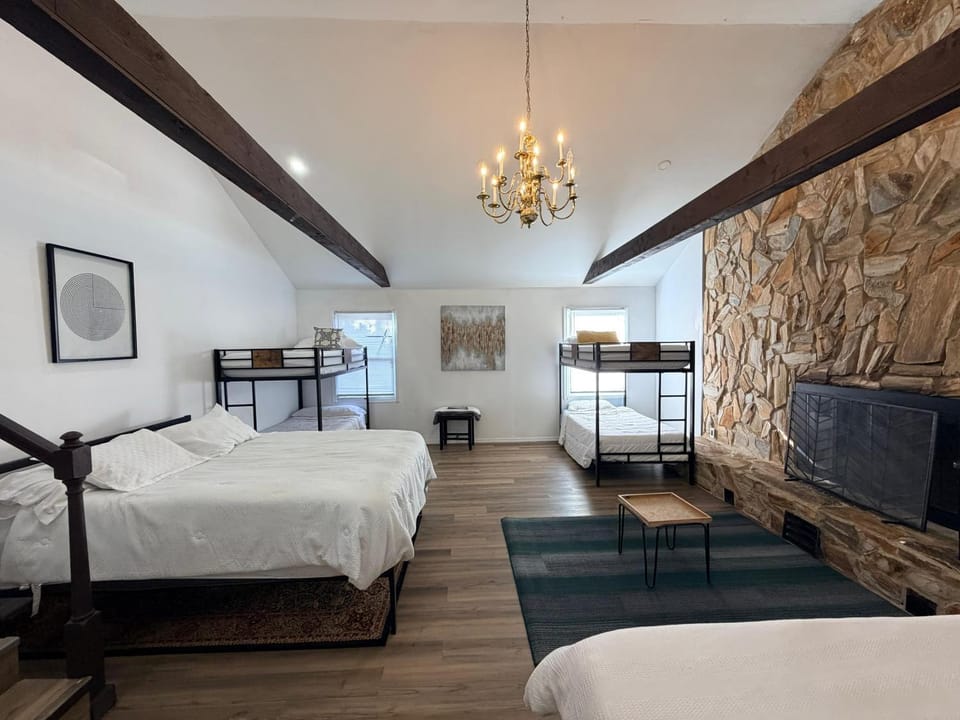 Spacious 5-Bed Home Sleeps 16 King Bed Pool House in Charlotte