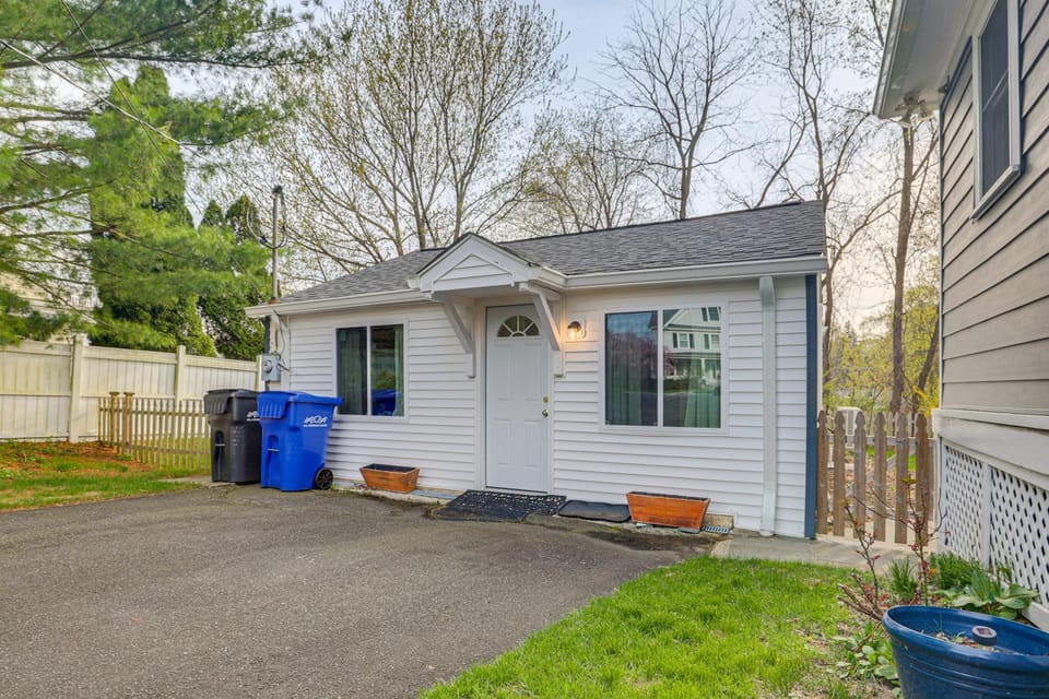 Walk to Theaters & Dining! Ridgefield Gem w/ Yard House in Ridgefield