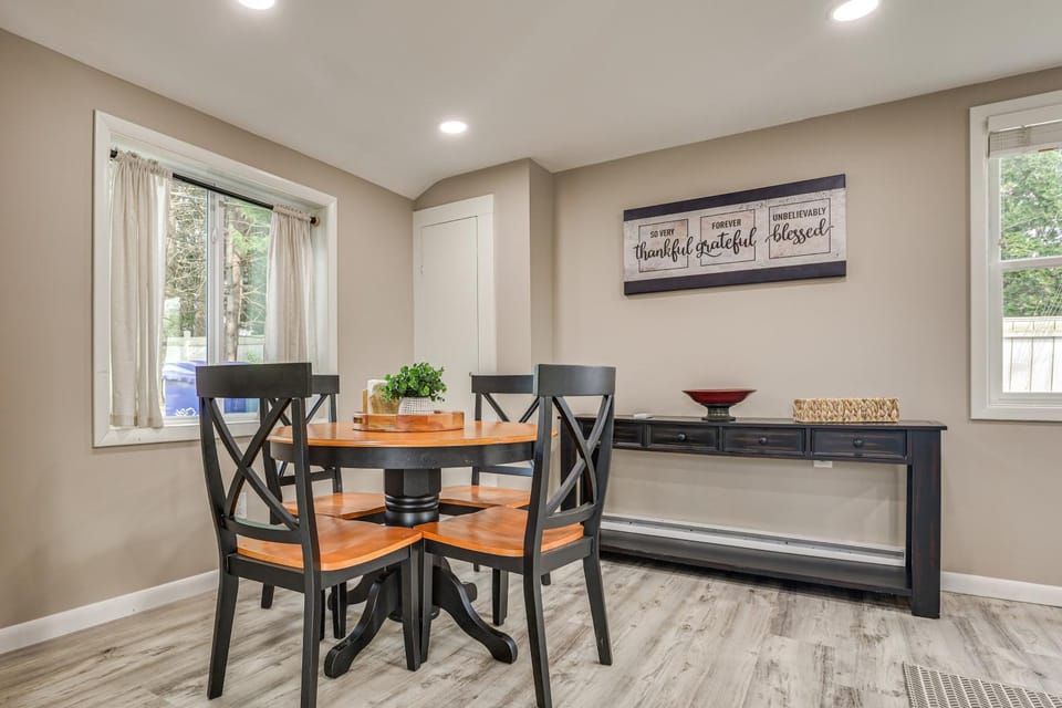 Walk to Theaters & Dining! Ridgefield Gem w/ Yard House in Ridgefield