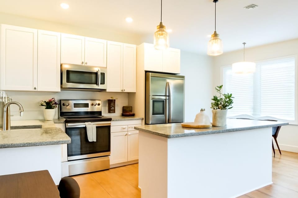 ModernWilmingtonBeach StayPool,Wi-Fi,FreeParking Apartment in Wilmington