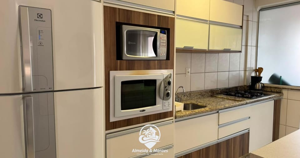 Kitchen or kitchenette, oven, pet friendly, stove