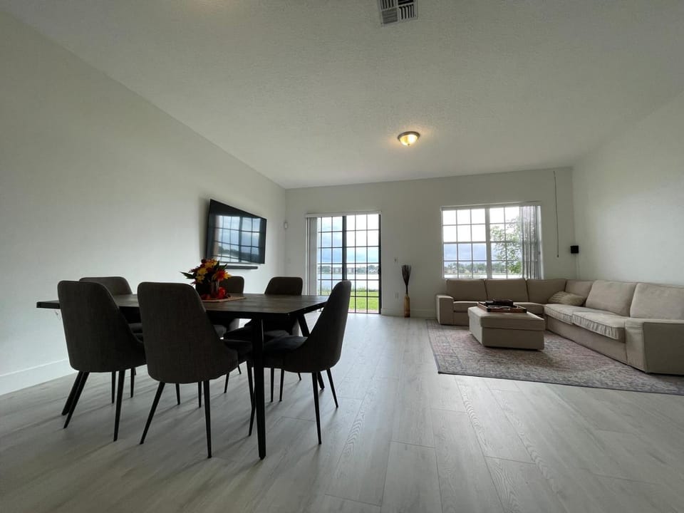 World Cup Stay Near Hard Rock & FREE Airport Ride Apartment in Ives Estates