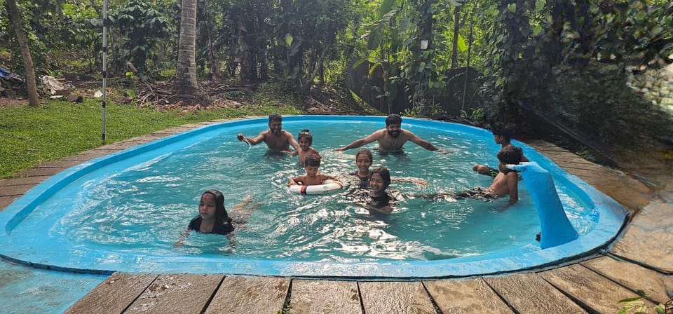 Pool view, Swimming pool, group of guests