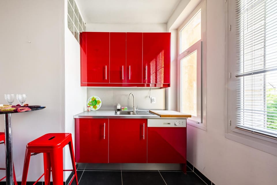Kitchen or kitchenette