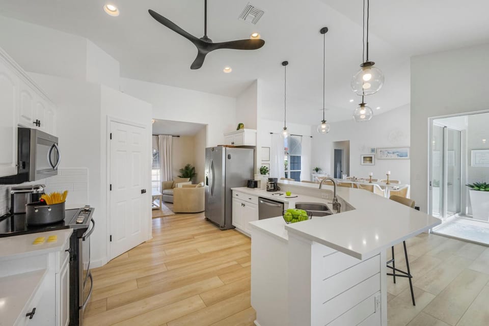 217 Castaways Street House in Marco Island