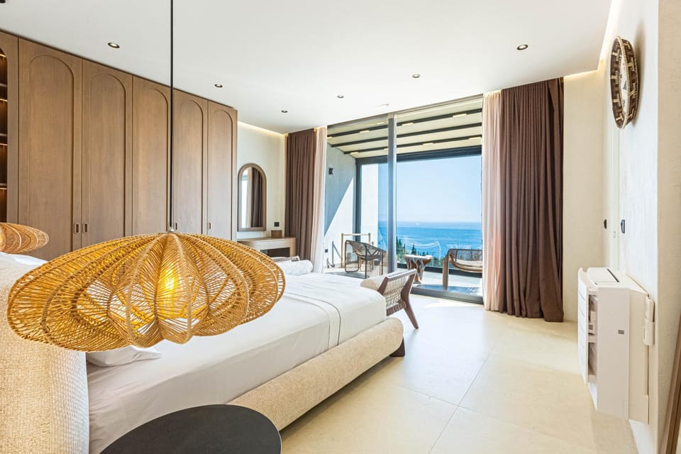 Monkey Luxury Villa, Dhermi Beach - Sea View, Jacuzzi, Free Parking and More Villa in Vlorë County, Albania
