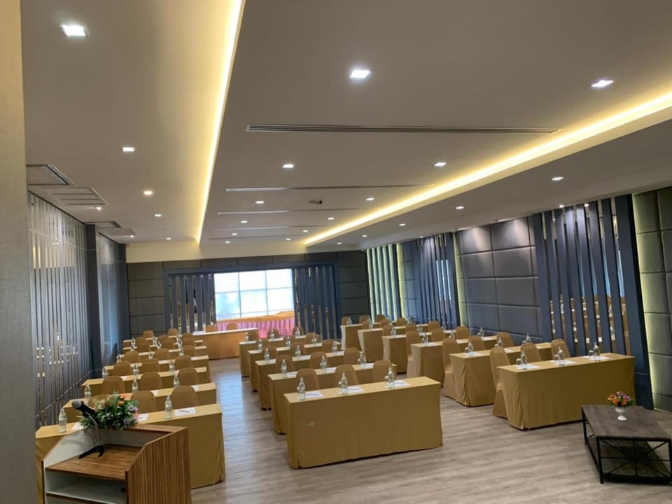 Meeting/conference room
