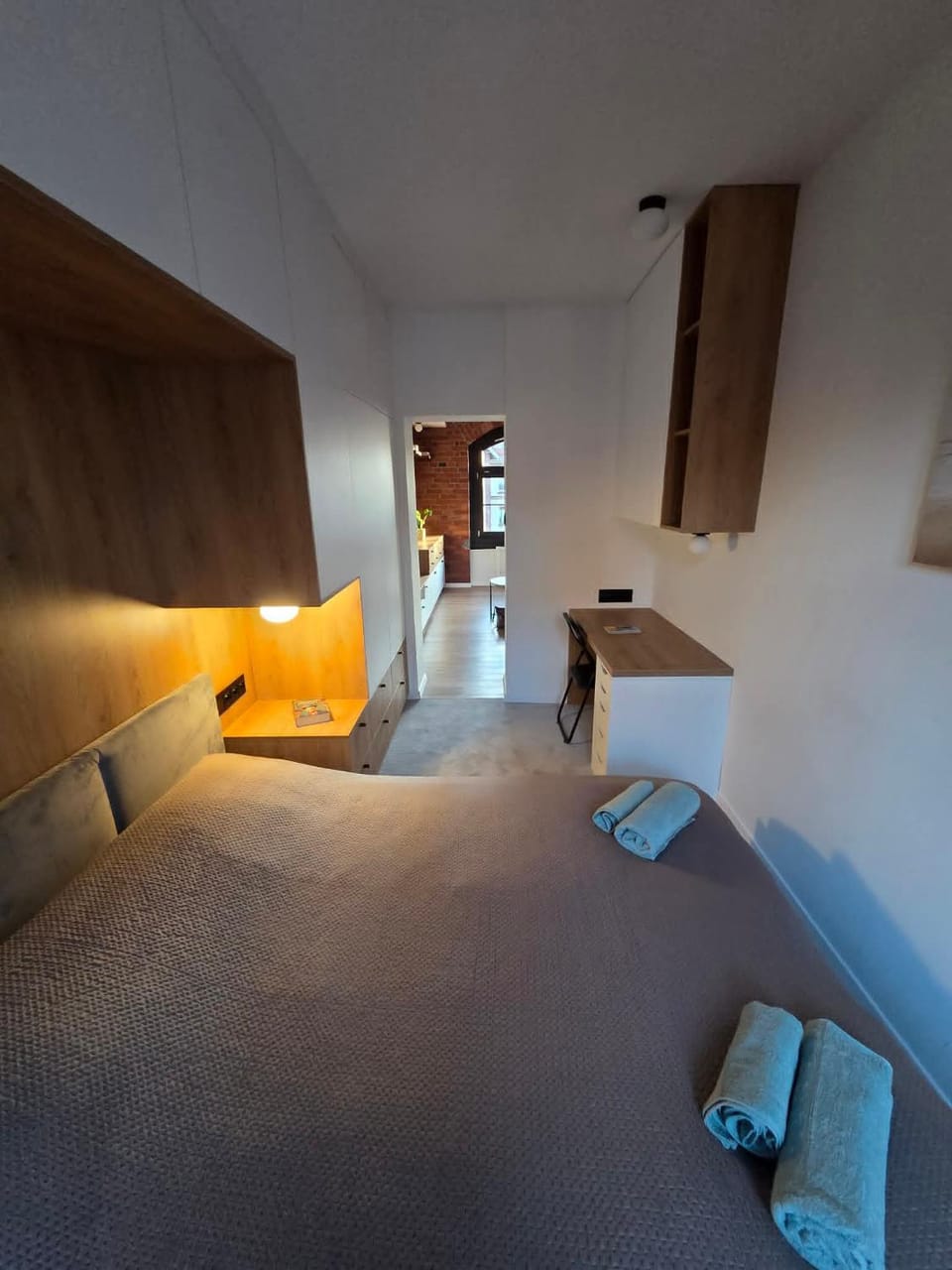 Bed, Photo of the whole room, Bedroom, towels