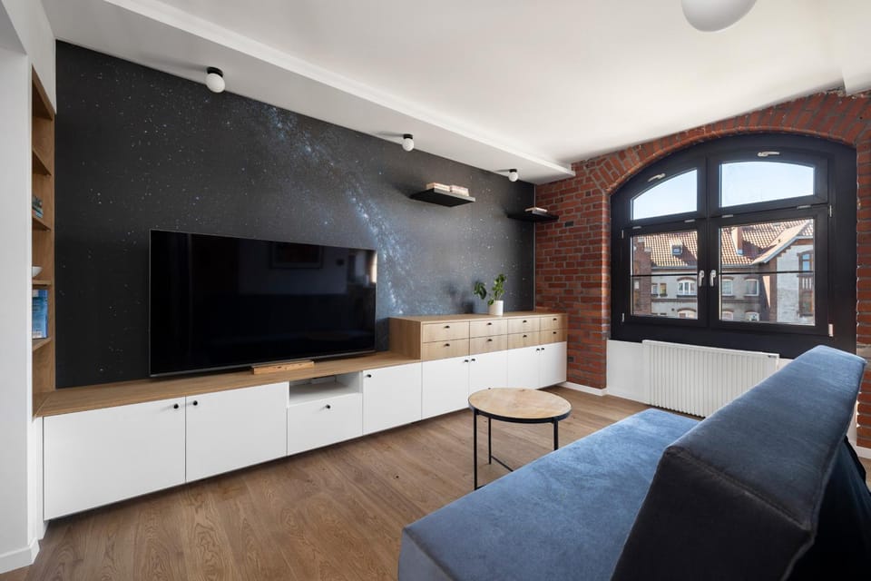 TV and multimedia, View (from property/room), Living room, Seating area, Evening entertainment