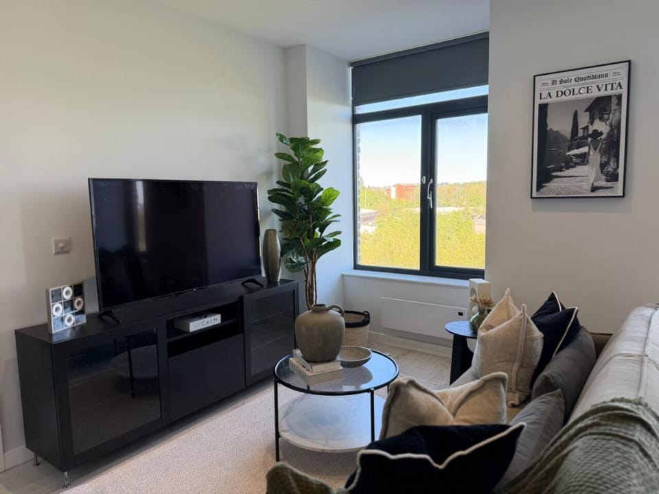 Chic & Cosy CanalView 2 Bed Apartment in Leeds Apartment in Leeds