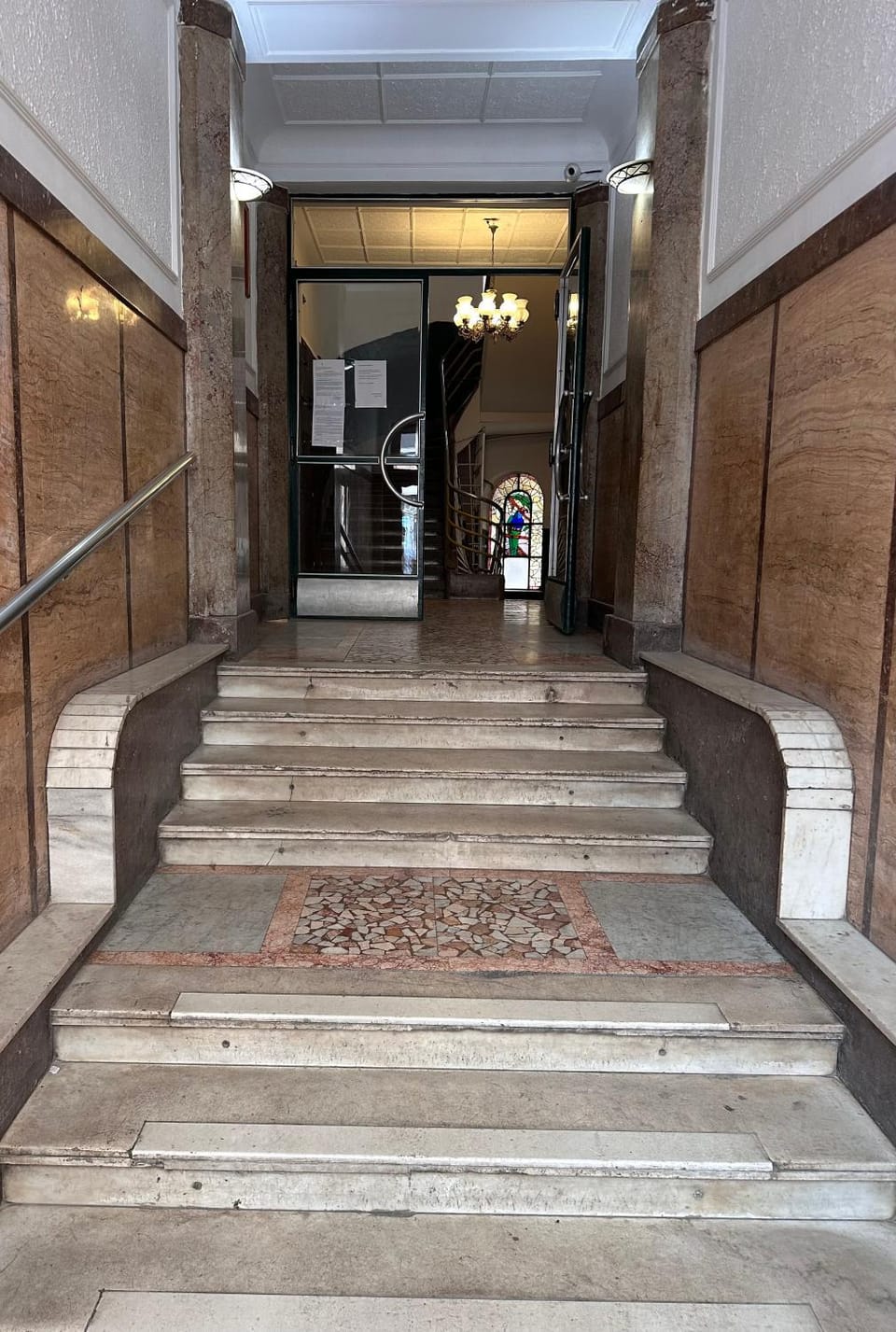 Facade/entrance