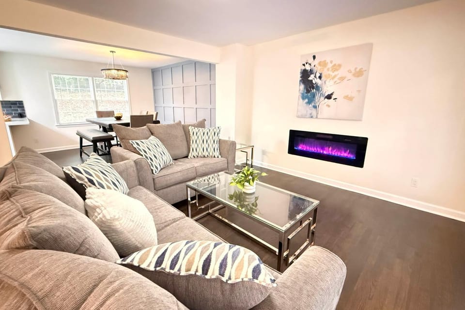 Refined Decatur Retreat: Shop, Dine + Unwind! House in Georgia