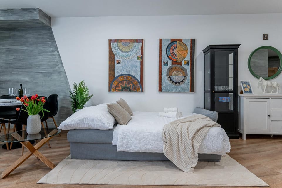 Living room, Bedroom