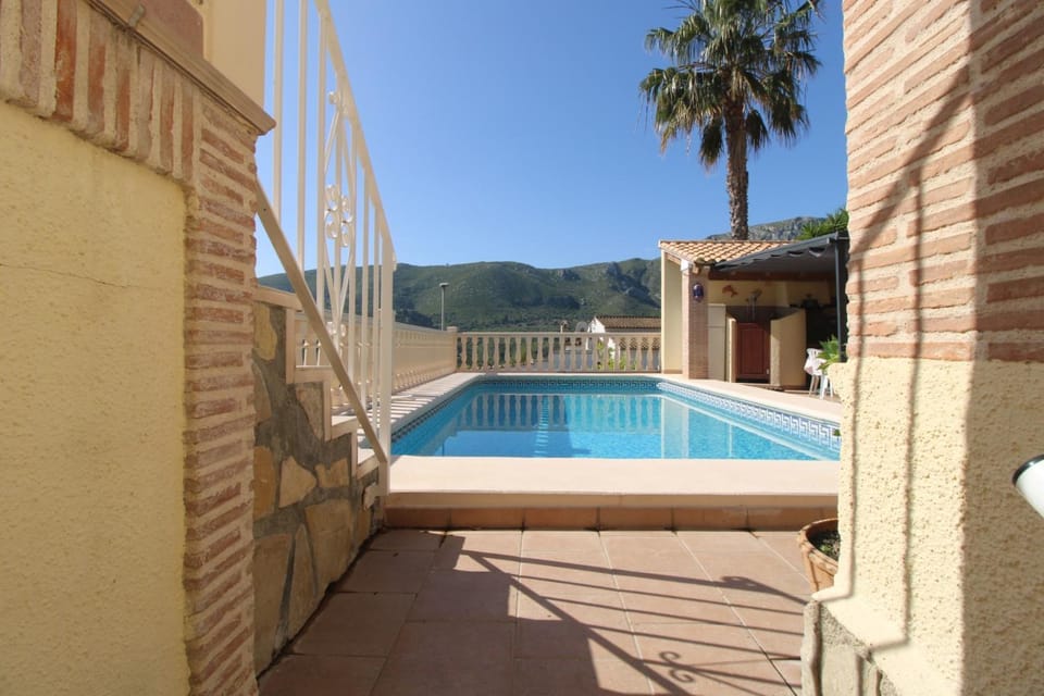 Oasis con piscina y jacuzzi para 4 House in Marina Alta