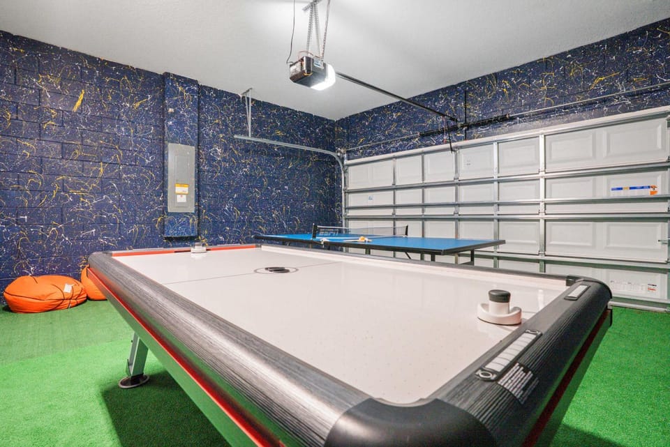 Elegant Reunion Escape with Game Room House in Four Corners