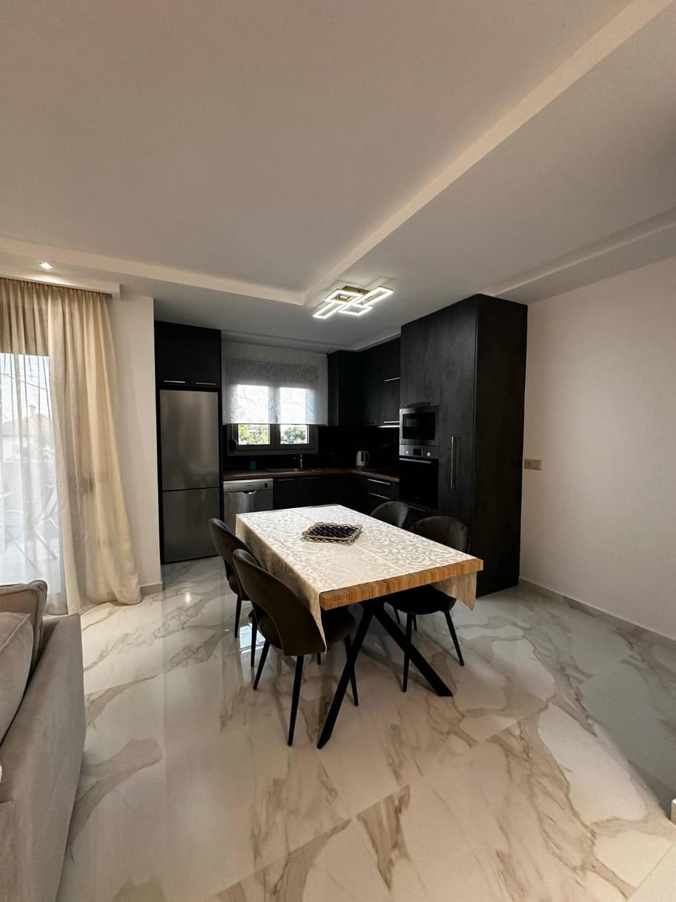 Kitchen or kitchenette, Seating area, Dining area, kitchen