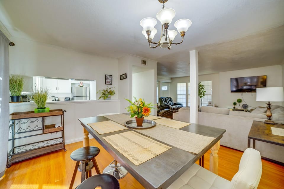Family Gem w/ Pet-Friendly Yard! 8 Mi to Riverside House in Moreno Valley