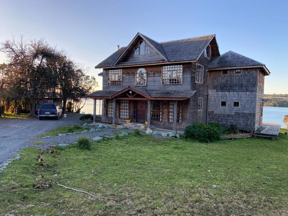 Casona anchimalen House in Los Lagos, Chile