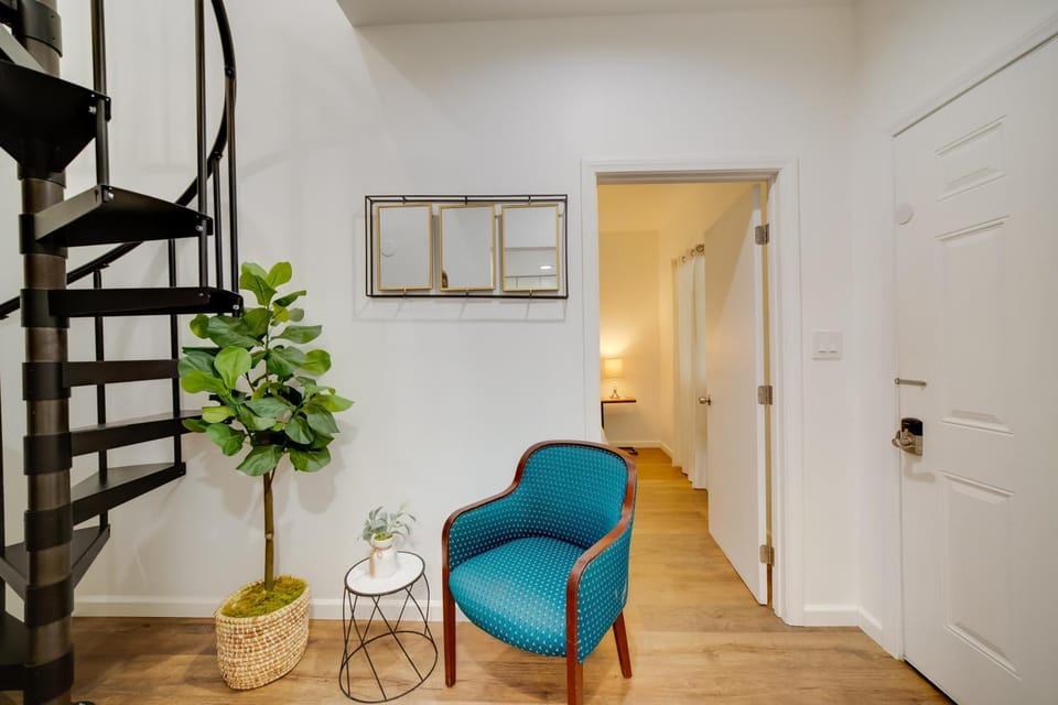 2 Mi to Dtwn Riverside & Hospital! Family Retreat Apartment in Riverside