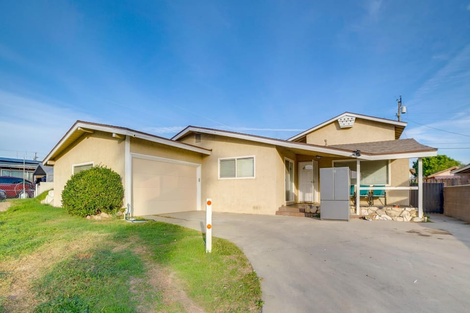 Family-Friendly Home 7 Mi to Dtwn San Bernardino! House in Colton