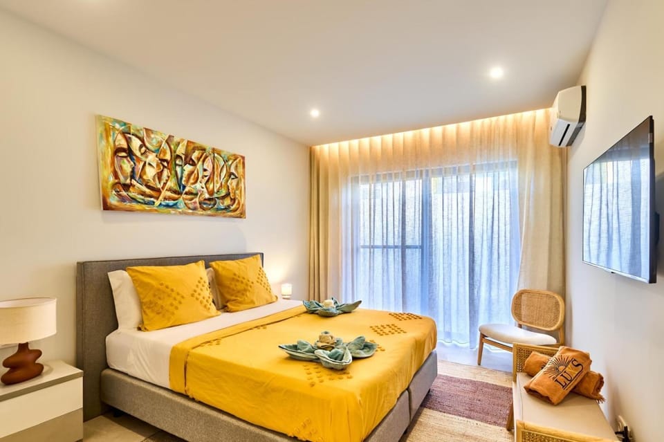Bed, Bedroom