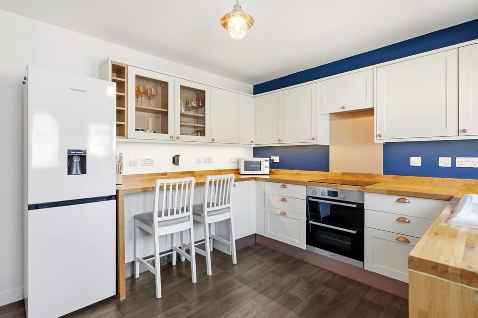 Charming 2BR Oban Home - Quiet area, free parking House in Oban