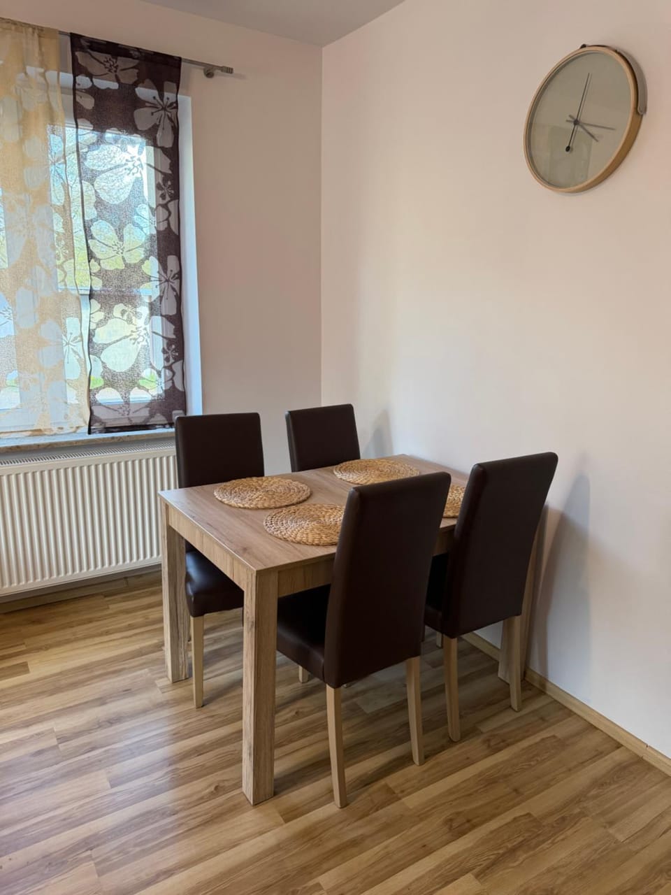 Apartament przy Parku Sobieskiego Apartment in Lower Silesian Voivodeship