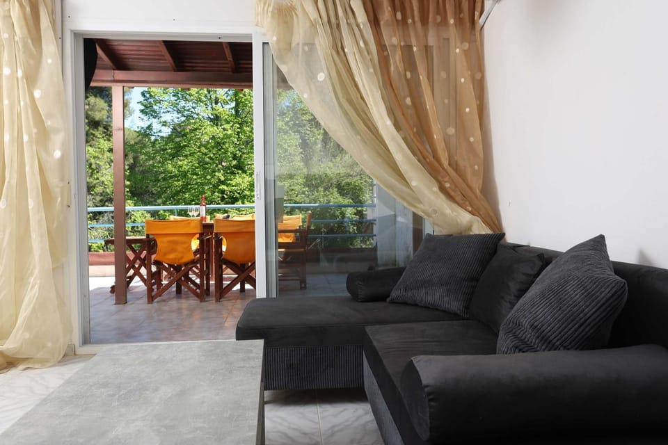 Sea & Nature 4-Bedroom Villa Apartment in Halkidiki