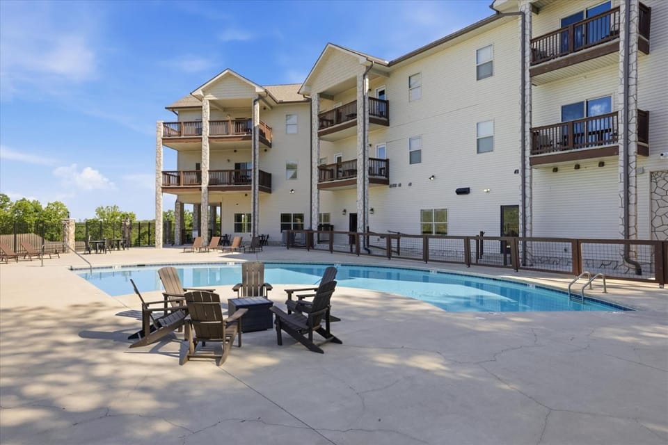 Serenity Ridge Clubhouse - 6 UnitsBig GroupsPool Apartment in Pigeon Forge
