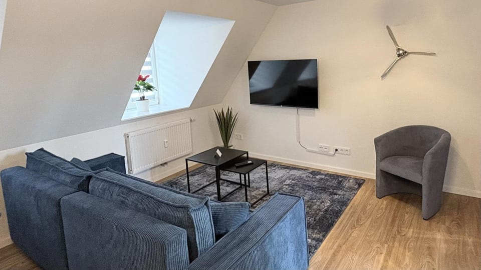 TV and multimedia, Living room, Photo of the whole room, Seating area, Evening entertainment, Evening entertainment, Family, Family, Quiet street view, internet, internet