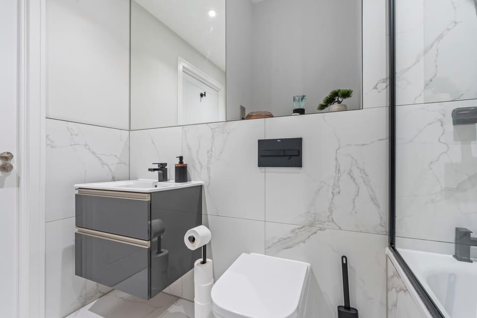 Bathroom, Bath