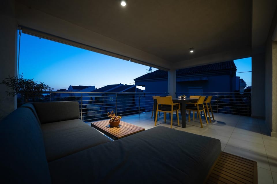 View (from property/room), Balcony/Terrace, Seating area