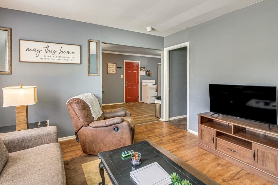 Great for Group & Work Stays! Decatur Unit By Dtwn House in Decatur