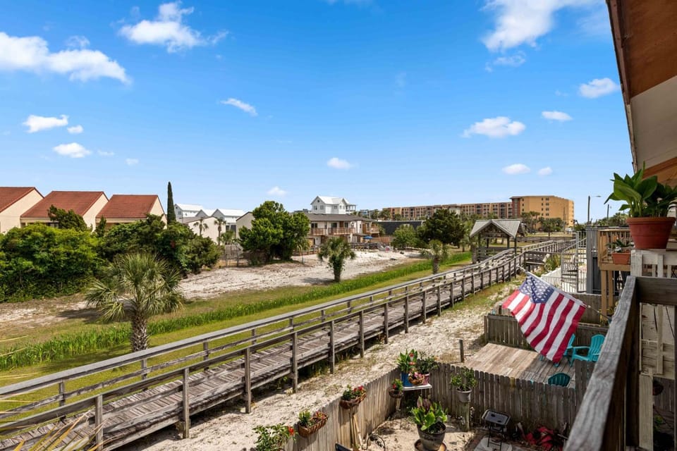 Okaloosa Island Access #1 Bumble Beech Townhouse Apartment in Okaloosa Island