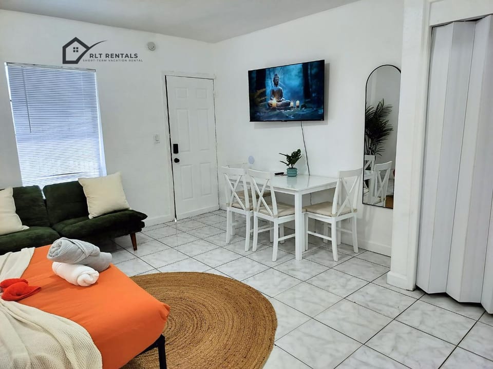 Modern studio in a prime location 112-1 Apartment in Hollywood