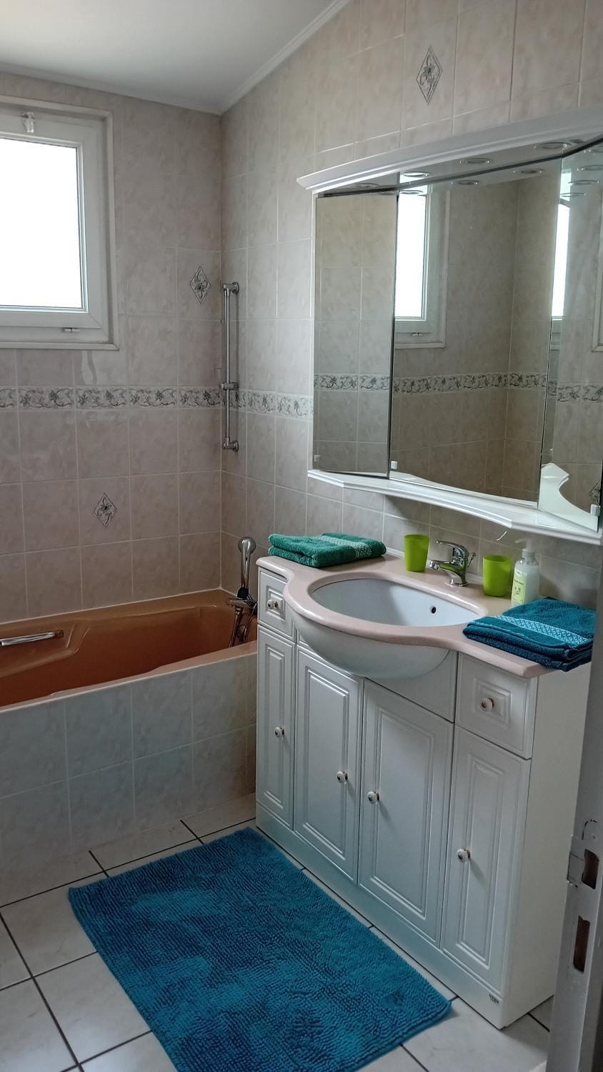 Bathroom, Bath