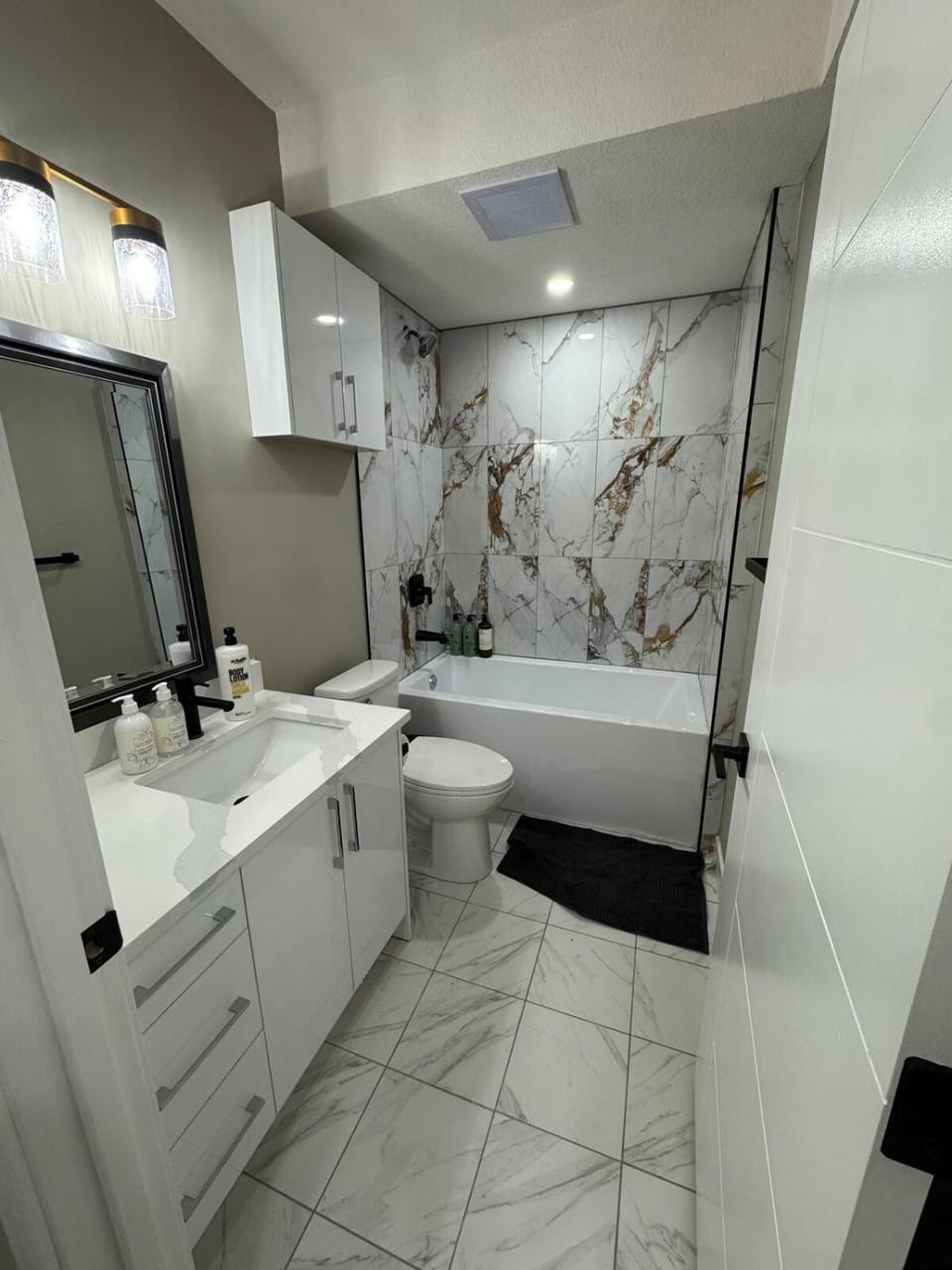 The Urban Retreat Apartment in Calgary
