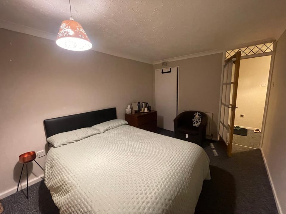 Cozy Room in Polloksheilds Vacation rental in Glasgow