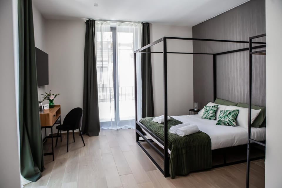 Bed, Photo of the whole room, Bedroom, City view, City view, Parking, heating, heating, towels