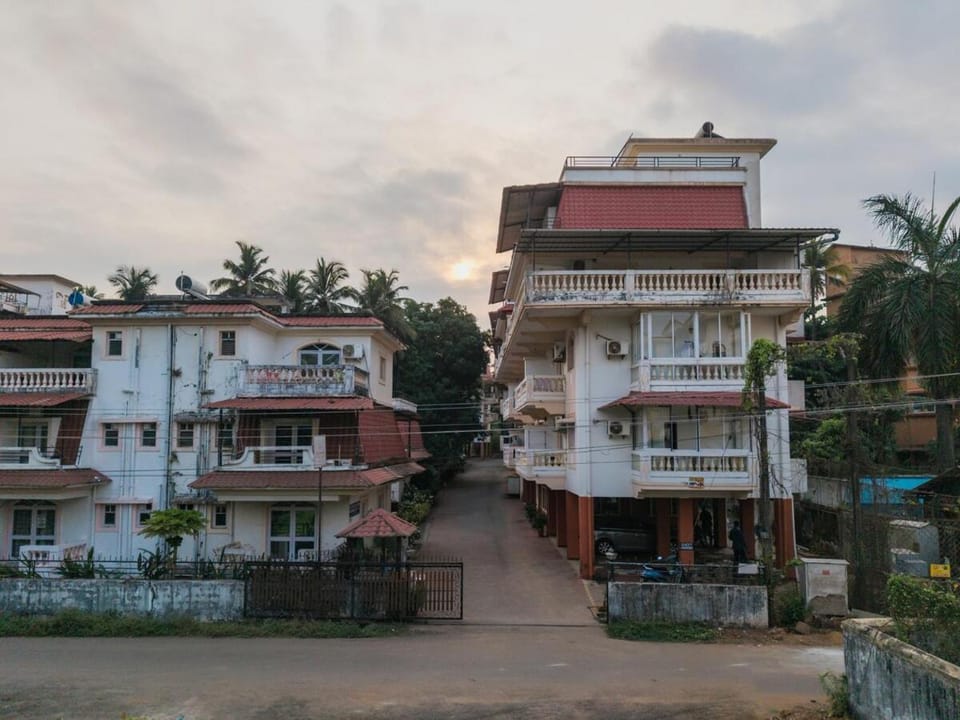 Airy 2 BHK At Coco Loco Colva Steps Away From The Sand Apartment in Benaulim