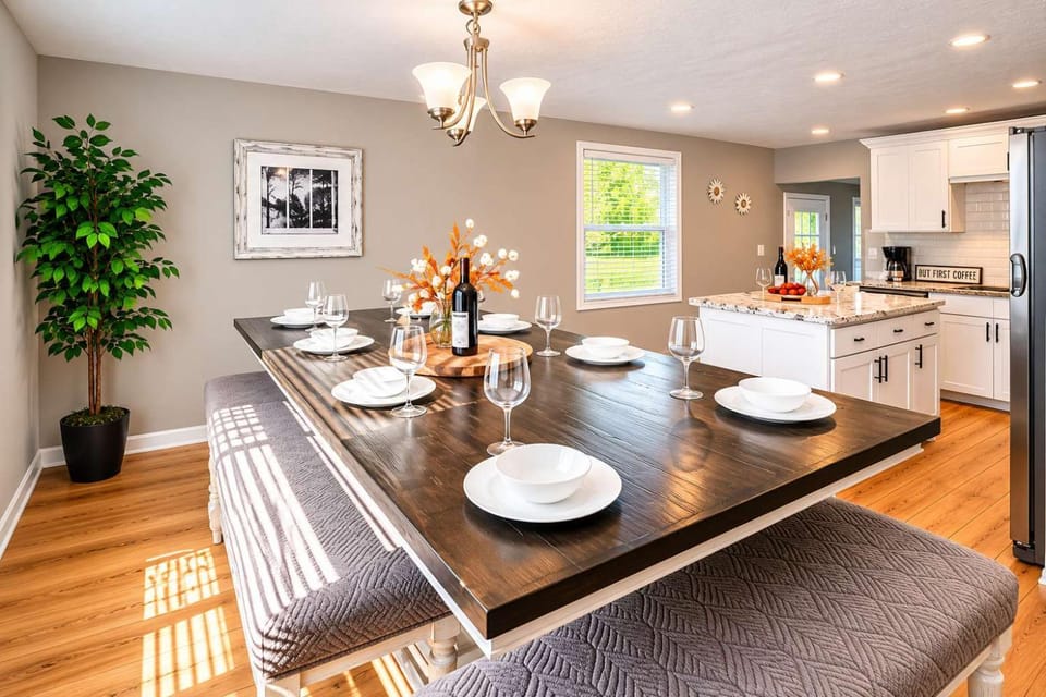 Cozy 5BR Retreat Game Room Rochester Suburb Area House in New York