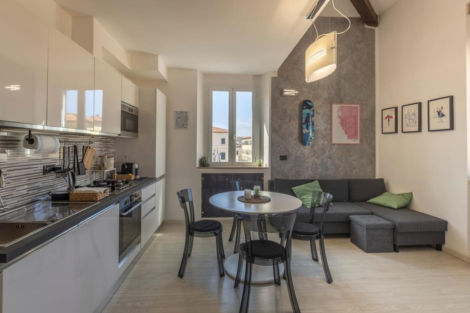 Kitchen or kitchenette, Living room
