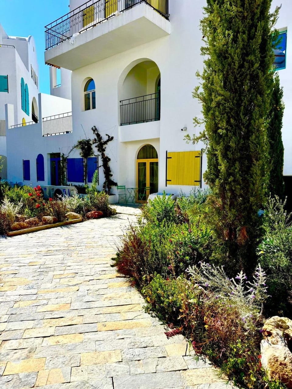 Property building, Spring, Day, Garden, View (from property/room), Garden view