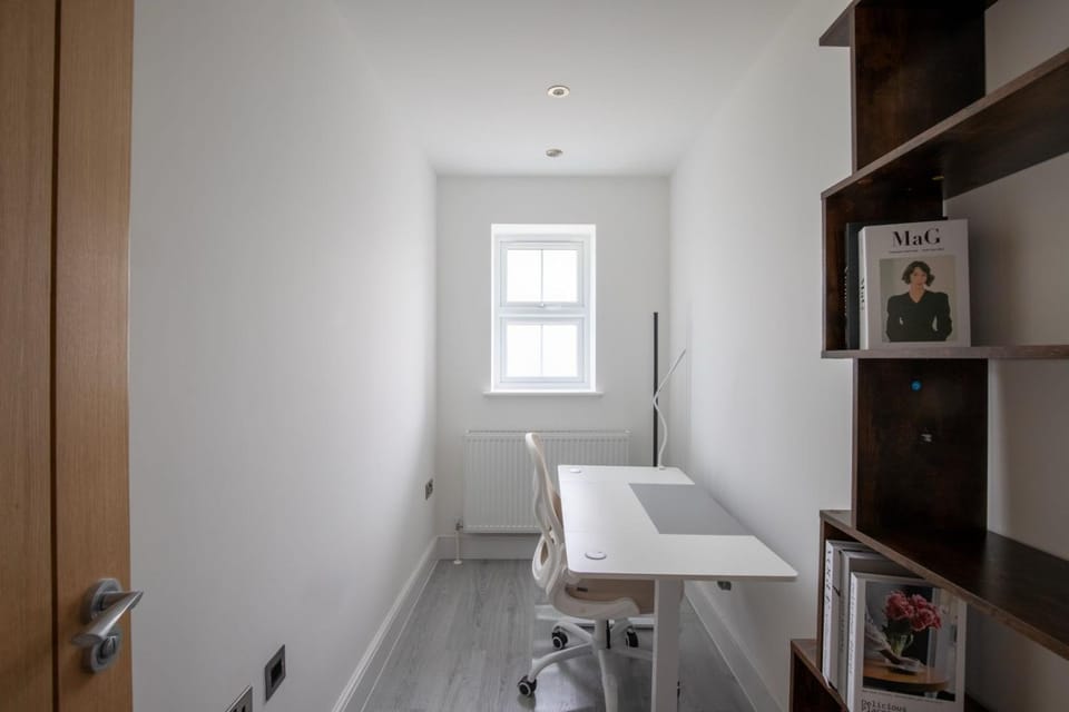 Barr's House New 5 Bed Home Near Windsor Villa in Taplow
