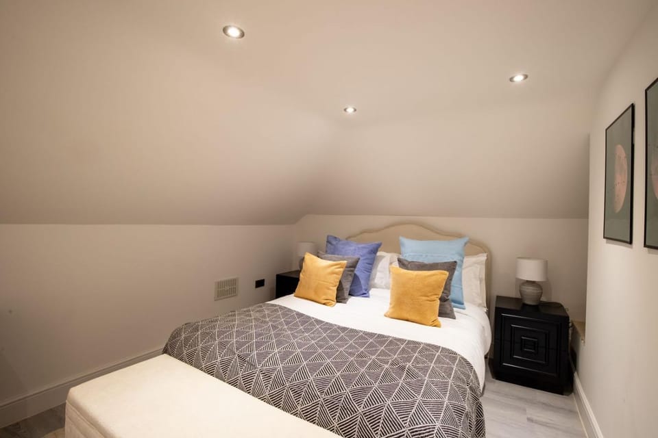Barr's House New 5 Bed Home Near Windsor Villa in Taplow