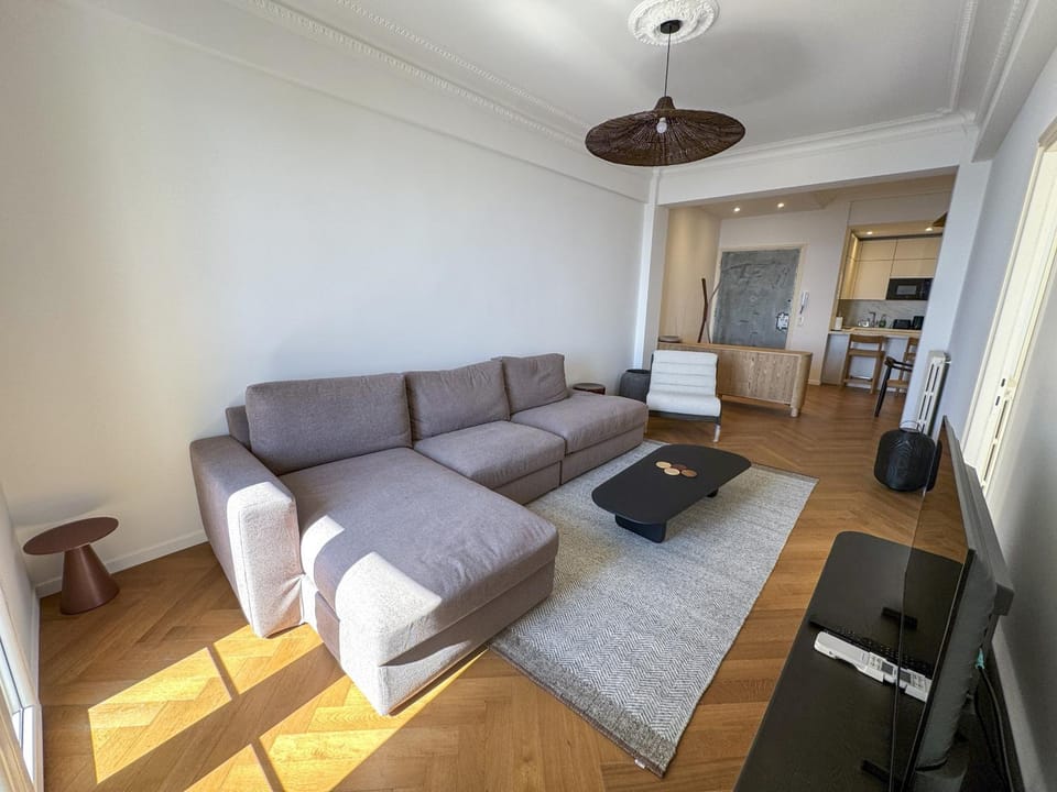 Communal lounge/ TV room, Living room