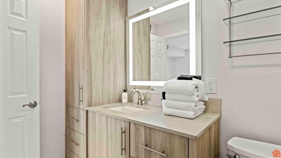 Modern Okaloosa Island 2BR/2BA Gulf Retreat House in Okaloosa Island