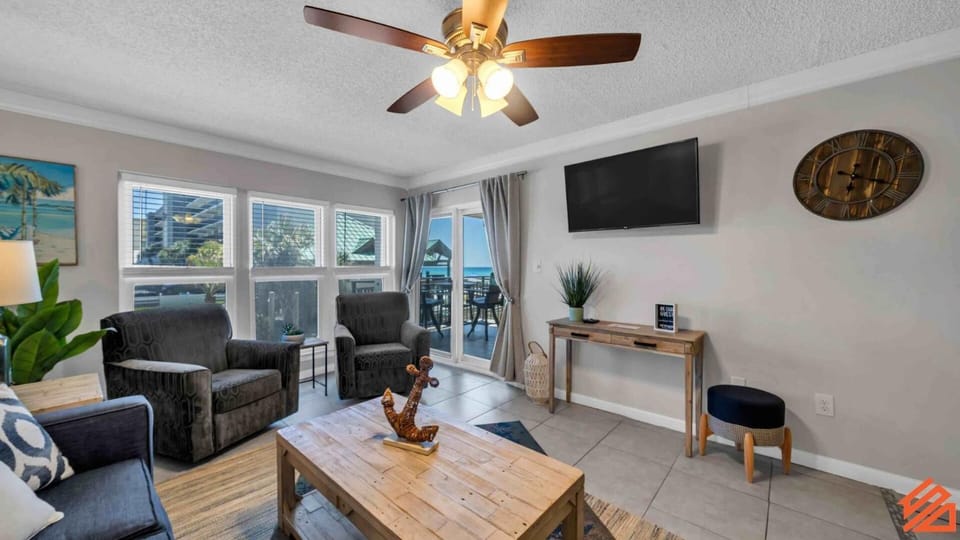 Gulf View 1BR • Free Beach Chairs Service Included Apartment in Okaloosa Island