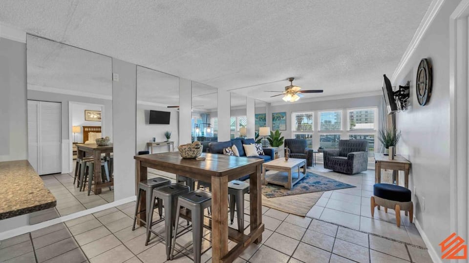 Gulf View 1BR • Free Beach Chairs Service Included Apartment in Okaloosa Island