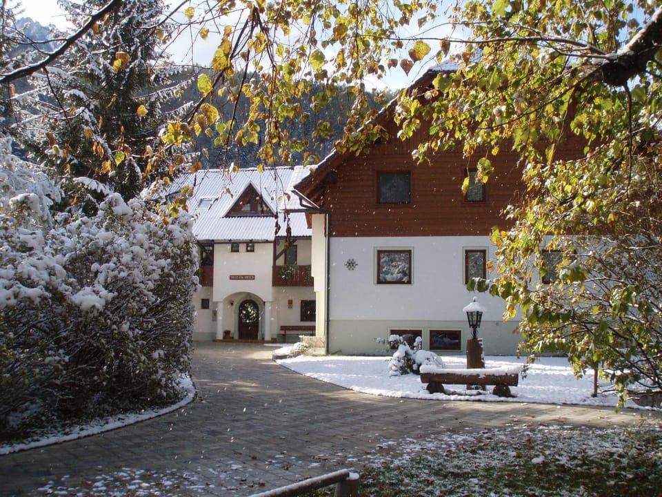 Property building, Facade/entrance, Day, Winter